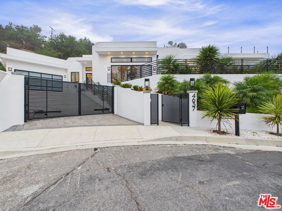 Properties 3 4637 Dunas Lane