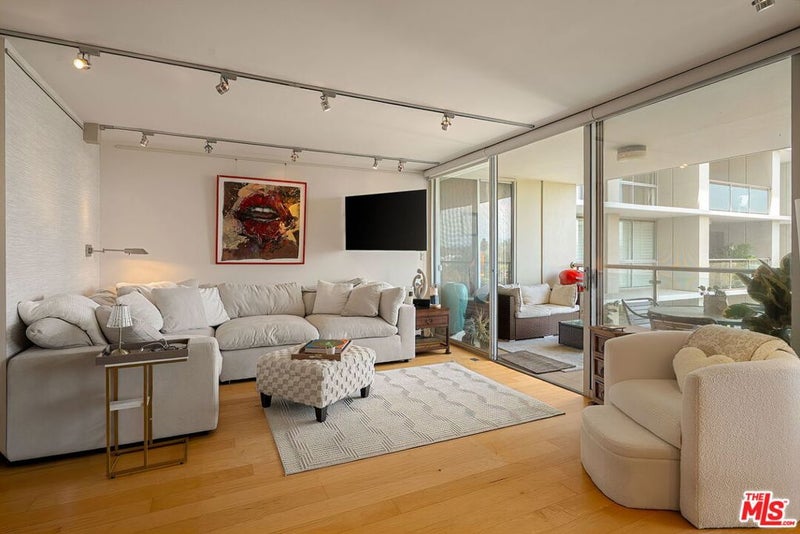 201 Ocean Avenue 1105P