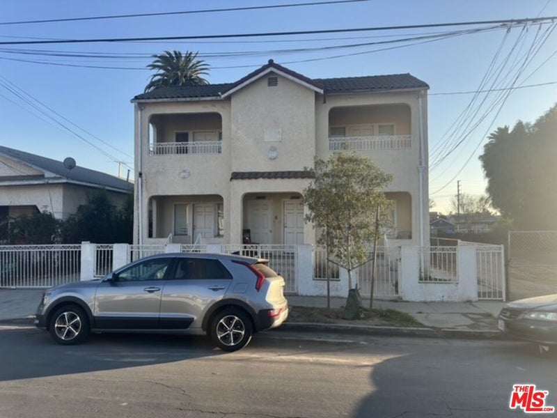 1452 W 35th Street