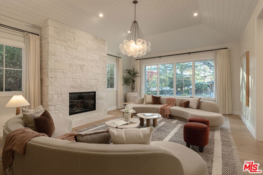550 Spoleto Drive