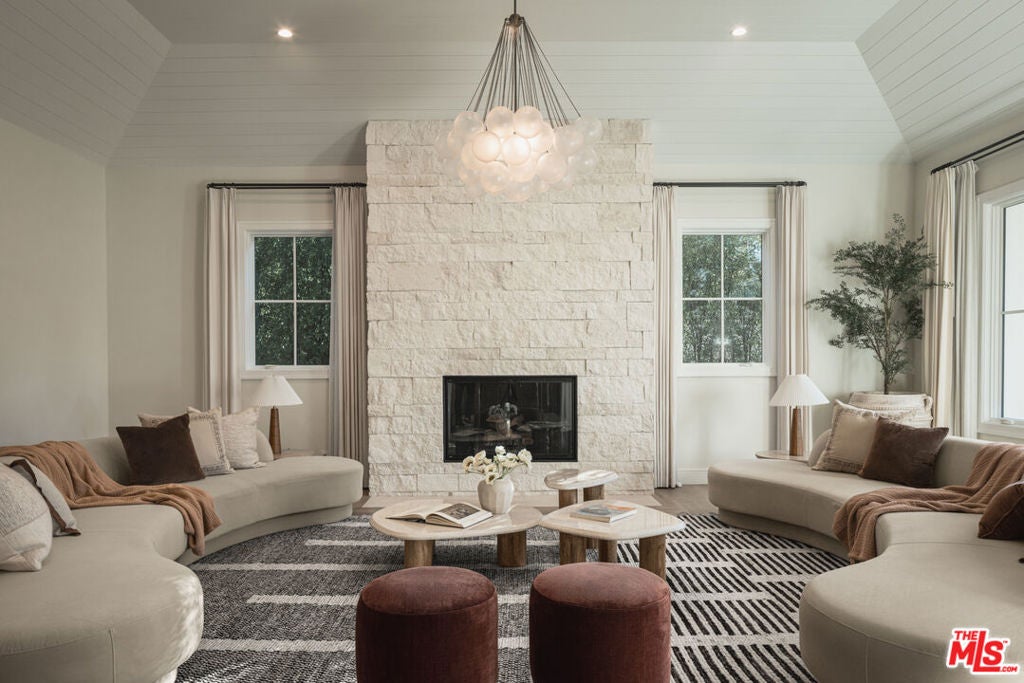 550 Spoleto Drive