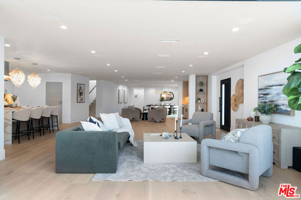 2256 Nichols Canyon Road