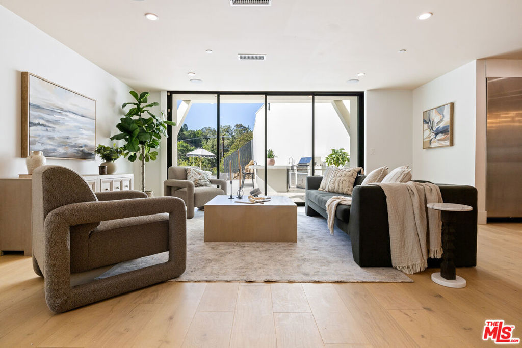 2256 Nichols Canyon Road