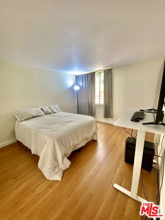 6526 Ocean Crest Drive 102