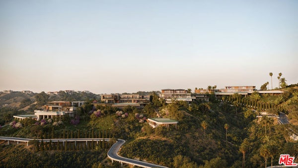 1765 CLEAR VIEW DR, BEVERLY HILLS, CA 90210 - Image d0e52fcaa12bd72bbfc82ad7424c8f73/2446872342
