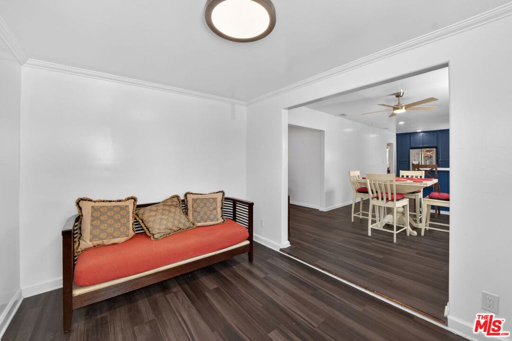 1849 W 70th Street