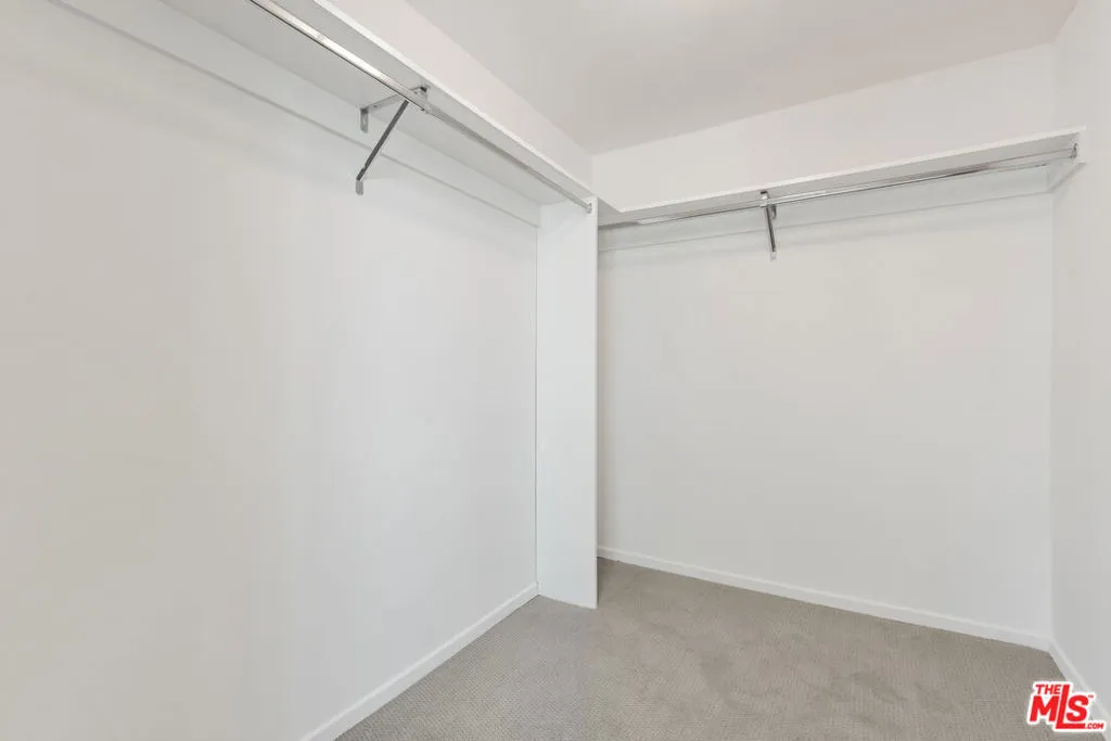 Los Angeles, California 90012, United States, 2 Bedrooms Bedrooms, ,2 BathroomsBathrooms,Residential,Active,172893