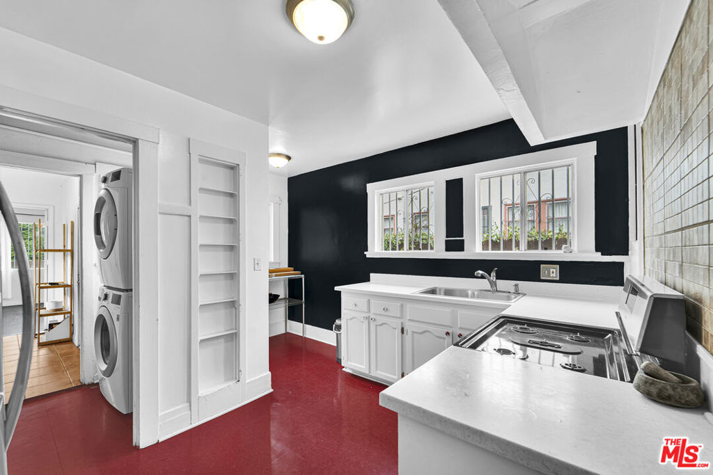 917 S Sycamore Avenue