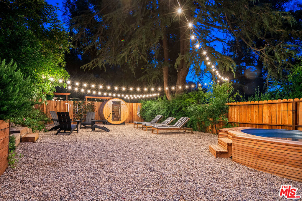 1238 Fernwood Pacific Drive