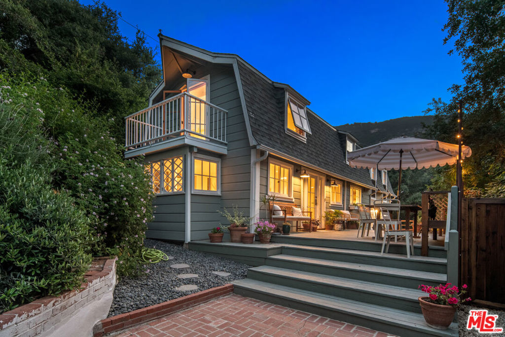 1238 Fernwood Pacific Drive
