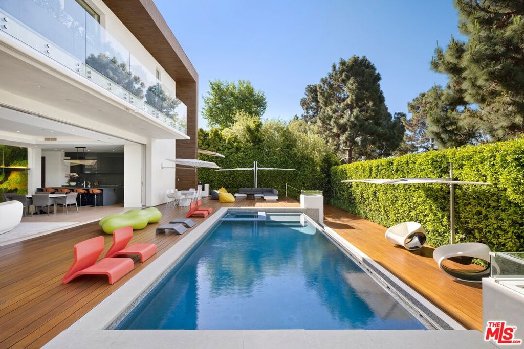 Properties 1 1410 Georgina Avenue