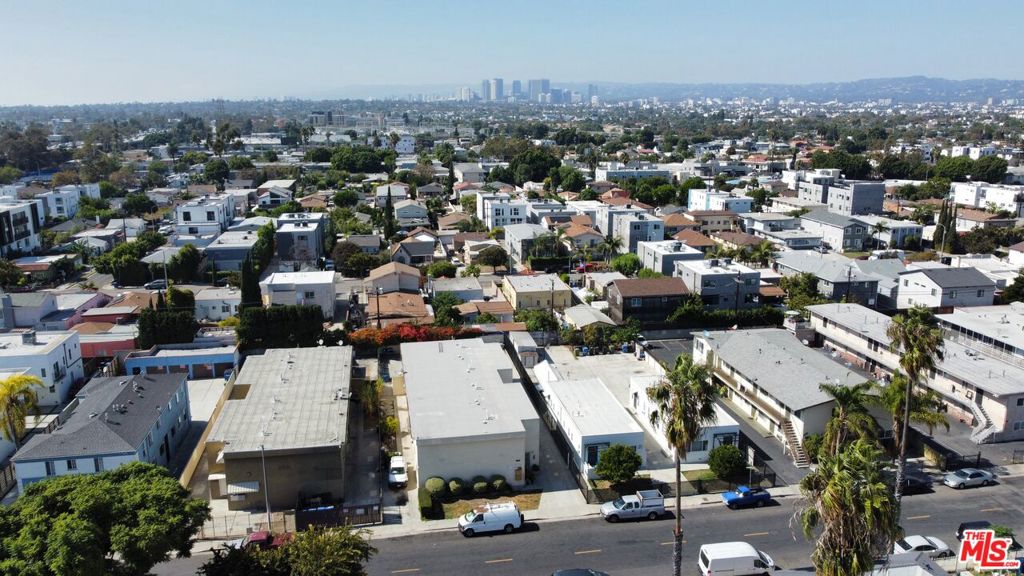 2325 S Ridgeley Drive