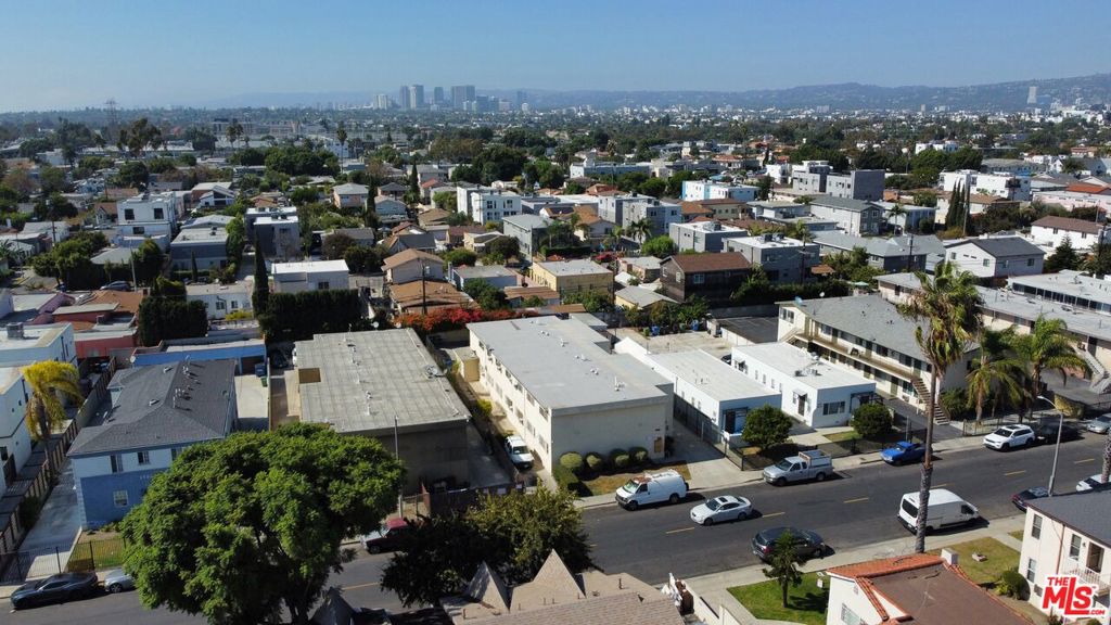 2325 S Ridgeley Drive