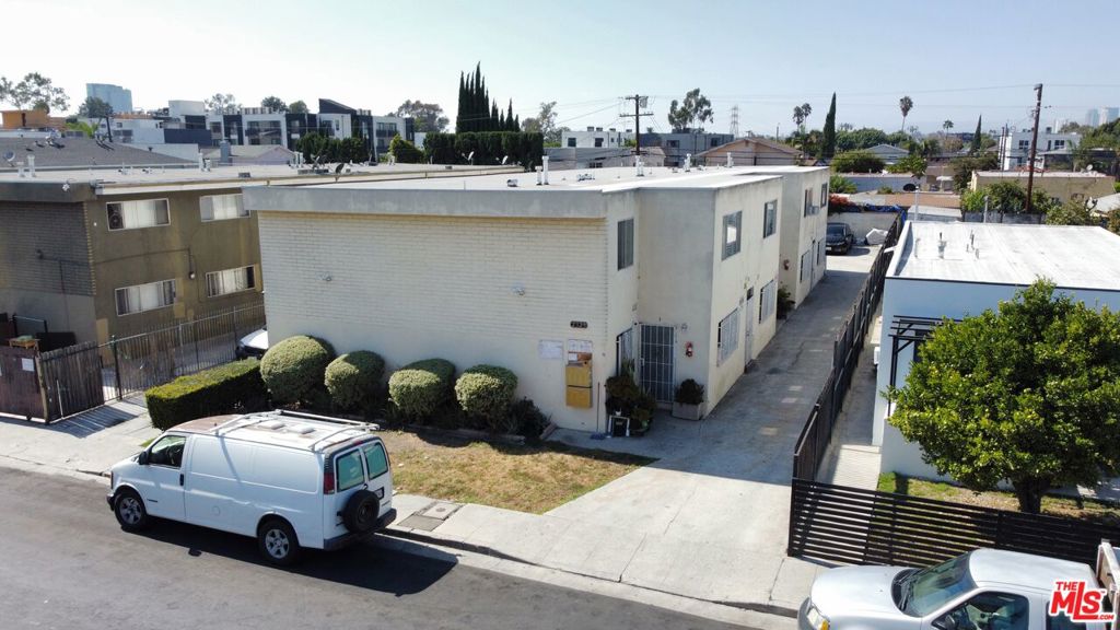 2325 S Ridgeley Drive