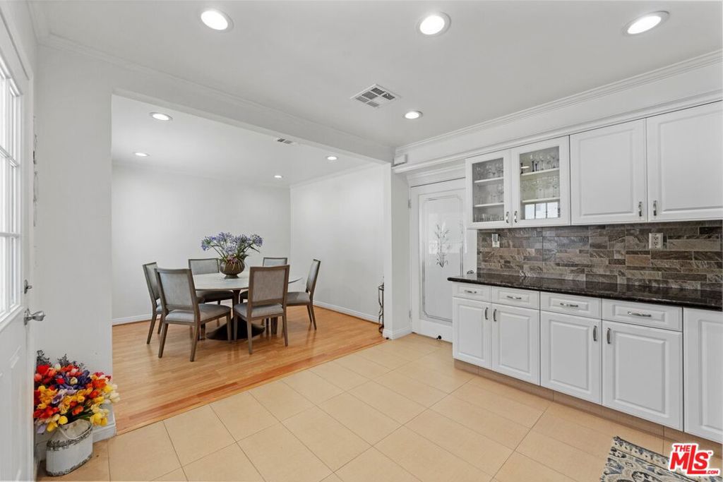 1430 N Dominion Avenue