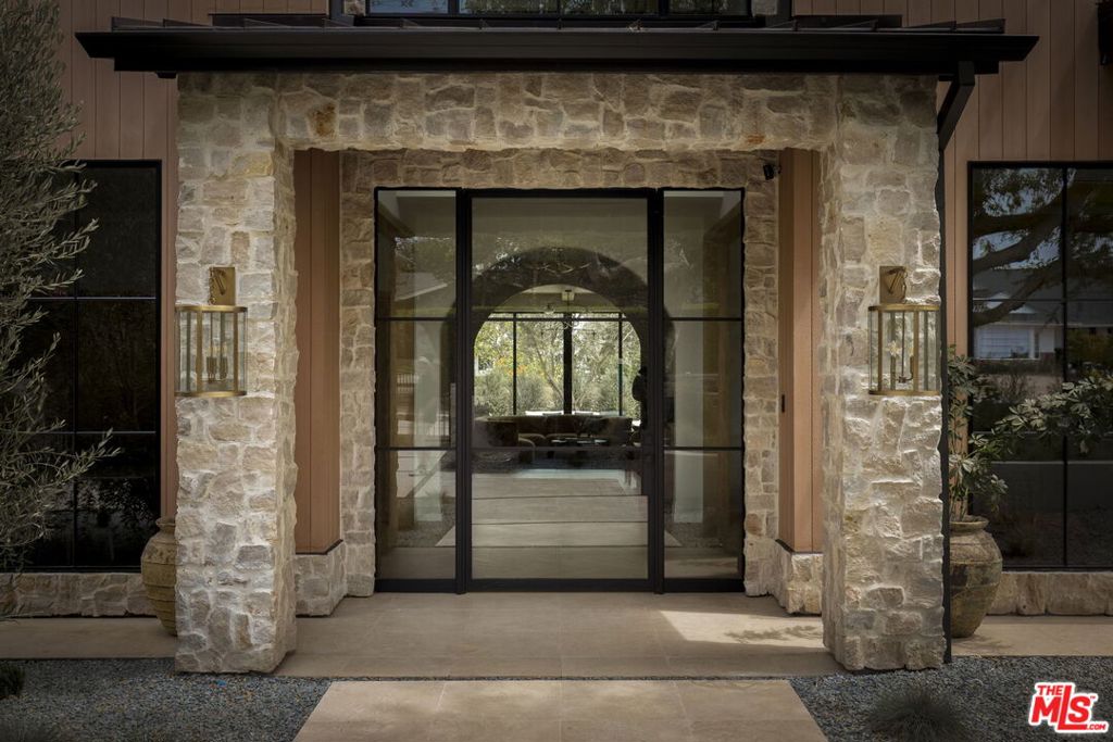 Properties 1 1186 Corsica Drive