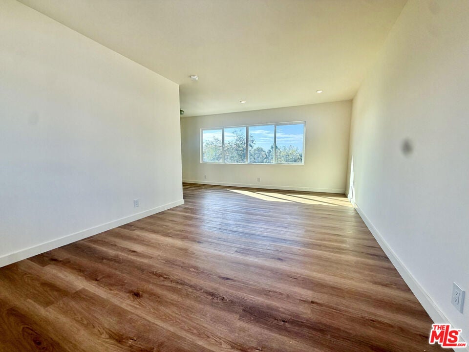 16185 W Sunset Blvd 6
