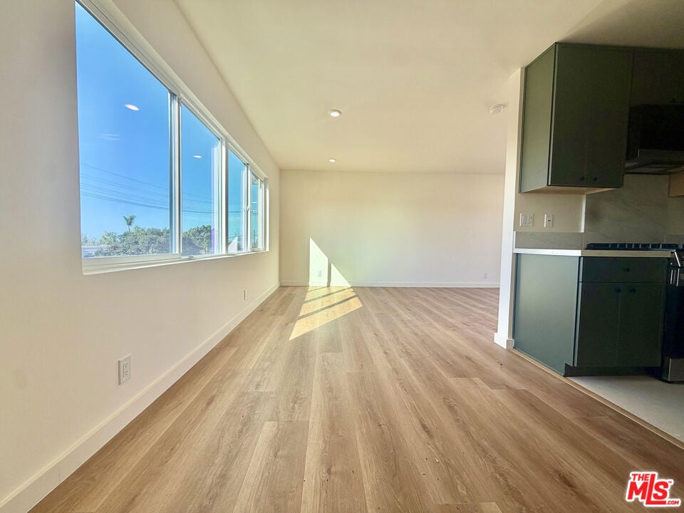 16185 W Sunset Blvd 6