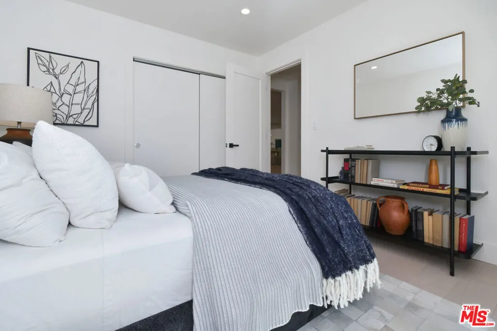 Encino, California 91436, United States, 4 Bedrooms Bedrooms, ,2 BathroomsBathrooms,Residential,Active,189320