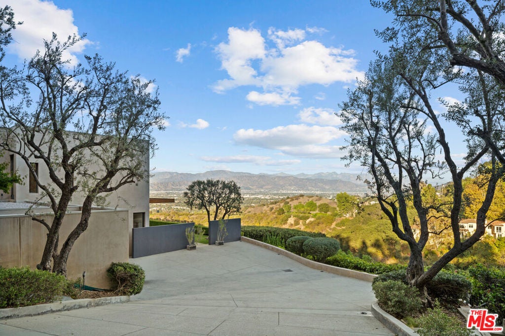 13449 Mulholland Drive