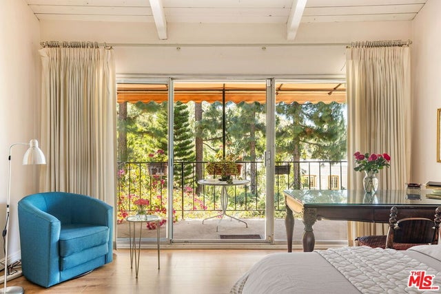 9778 Blantyre Drive, Los Angeles