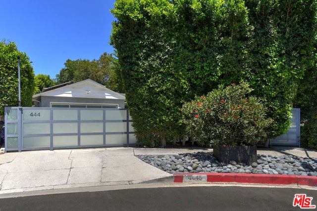 4445 Vantage Avenue, Los Angeles
