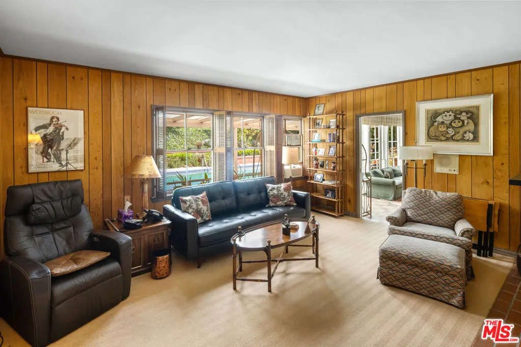 Pacific Palisades, California 90272, United States, 4 Bedrooms Bedrooms, ,4 BathroomsBathrooms,Residential,Active,139702