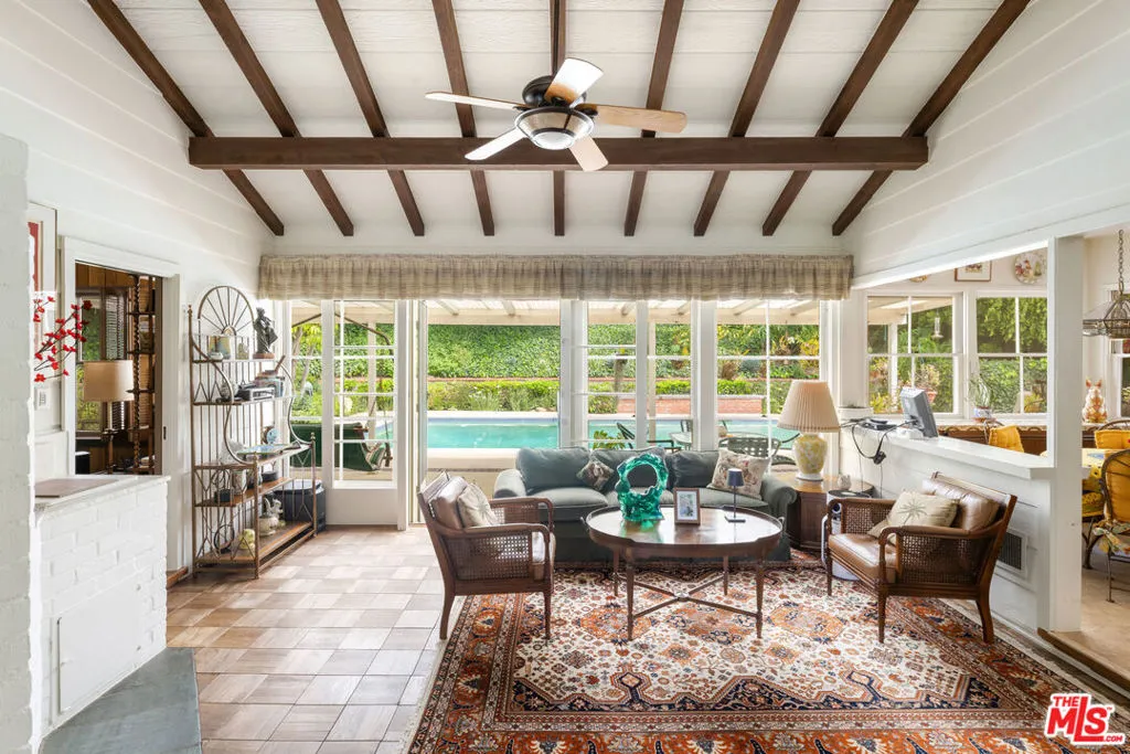 Pacific Palisades, California 90272, United States, 4 Bedrooms Bedrooms, ,4 BathroomsBathrooms,Residential,Active,139702