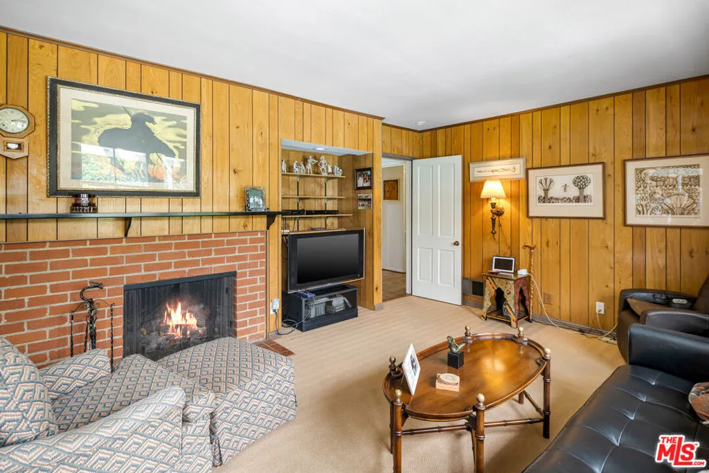 Pacific Palisades, California 90272, United States, 4 Bedrooms Bedrooms, ,4 BathroomsBathrooms,Residential,Active,139702