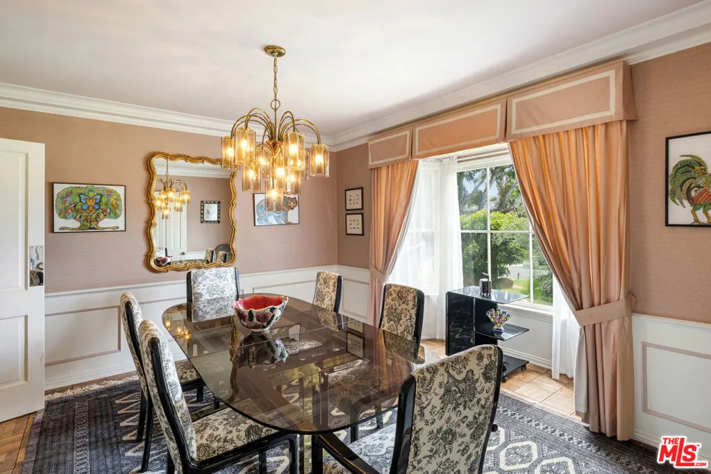 Pacific Palisades, California 90272, United States, 4 Bedrooms Bedrooms, ,4 BathroomsBathrooms,Residential,Active,139702