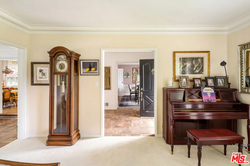 Pacific Palisades, California 90272, United States, 4 Bedrooms Bedrooms, ,4 BathroomsBathrooms,Residential,Active,139702