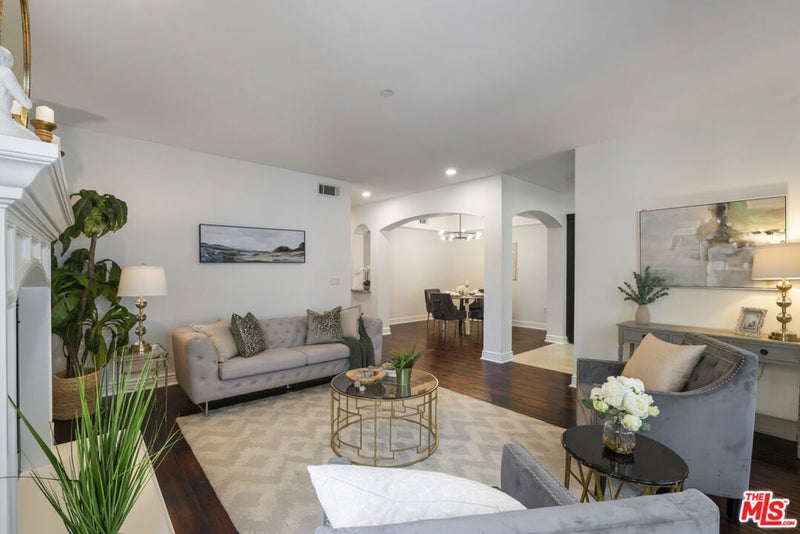 5057 Maplewood Avenue 202