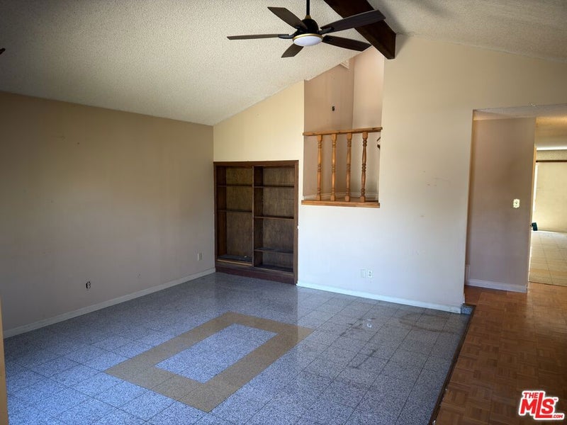 5301 Eastridge Court