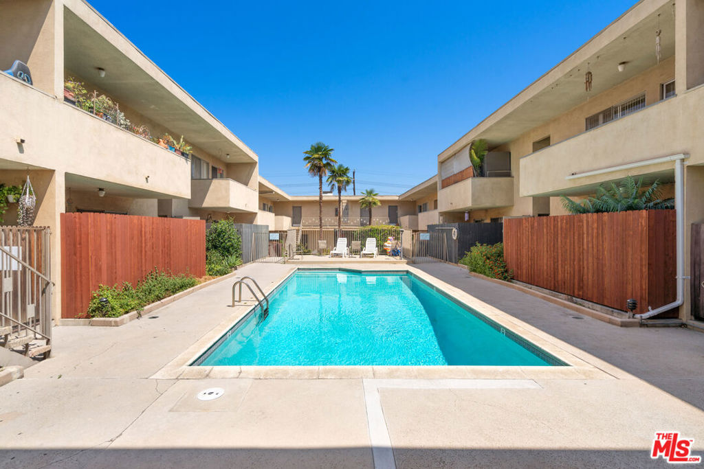 Properties 2 17340 Burbank Boulevard