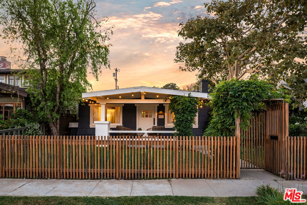 919 Venezia Avenue