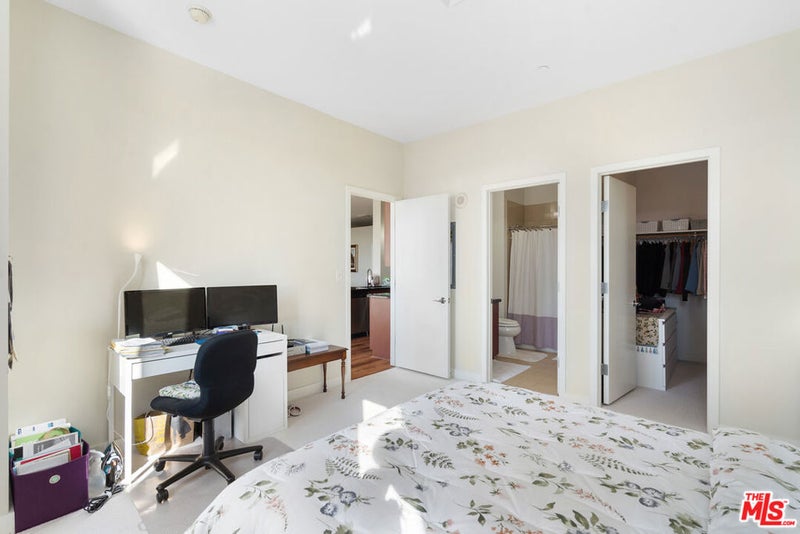 3810 Wilshire Boulevard 712