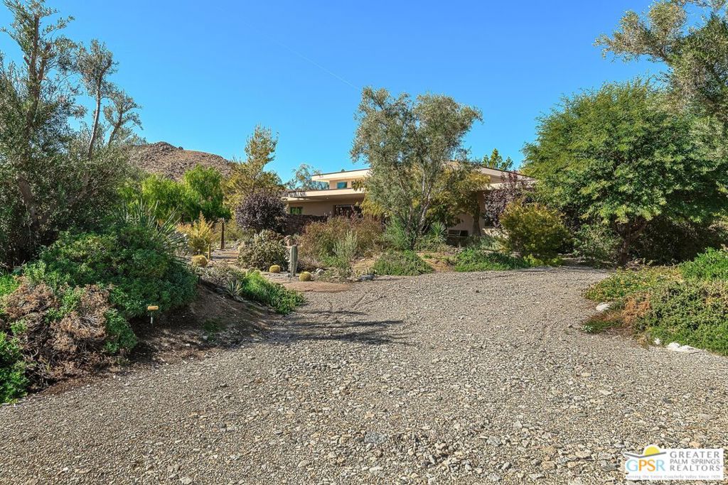 4974 Avenida Del Sol