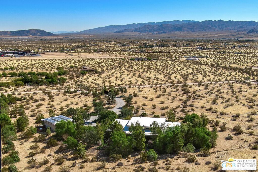 4974 Avenida Del Sol