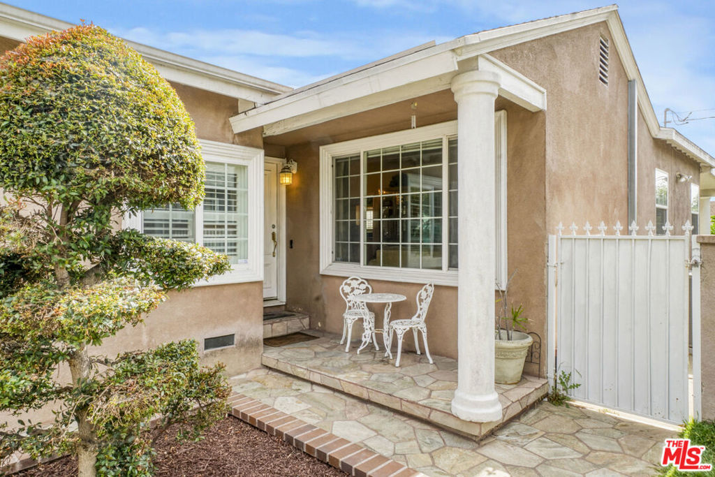 11731 Cimarron Avenue