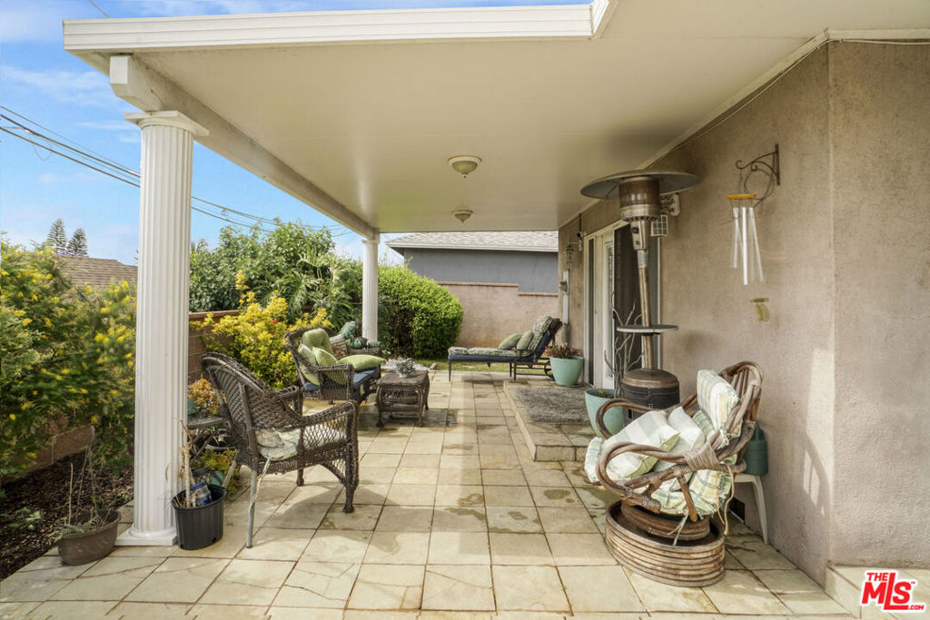 11731 Cimarron Avenue