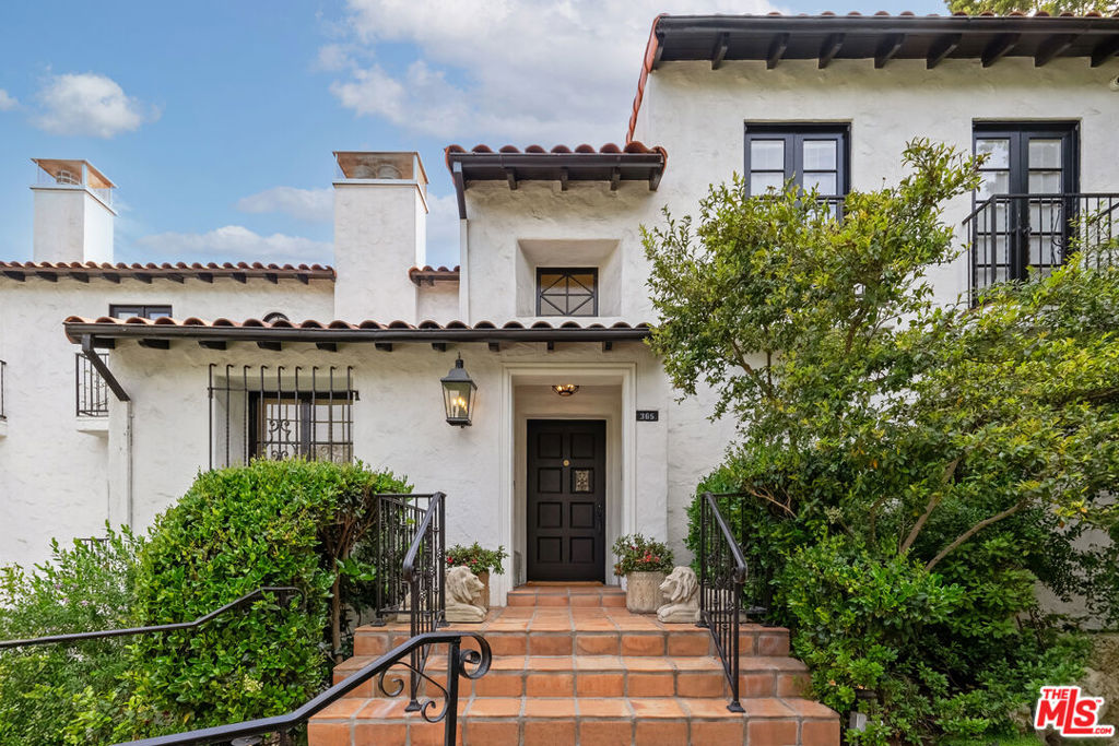 Properties 1 365 Comstock Avenue