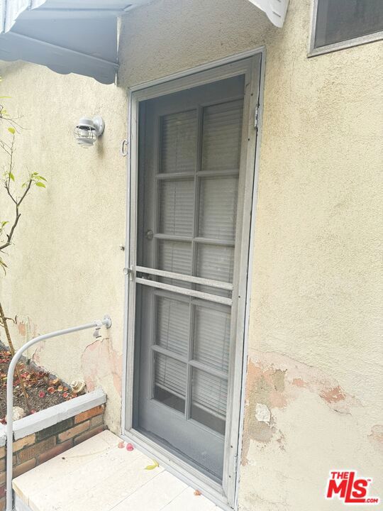 Properties 1 220 N Louise Street