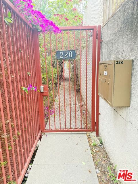 220 N Louise Street Glendale CA 91206