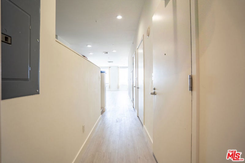 3810 Wilshire Boulevard 1209