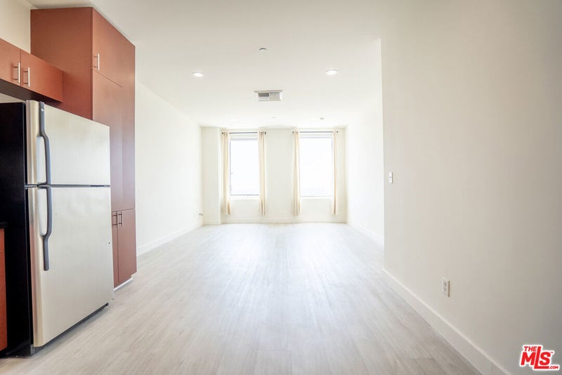 3810 Wilshire Boulevard 1209