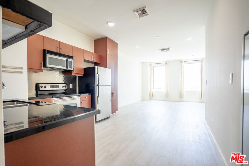 3810 Wilshire Boulevard 1209