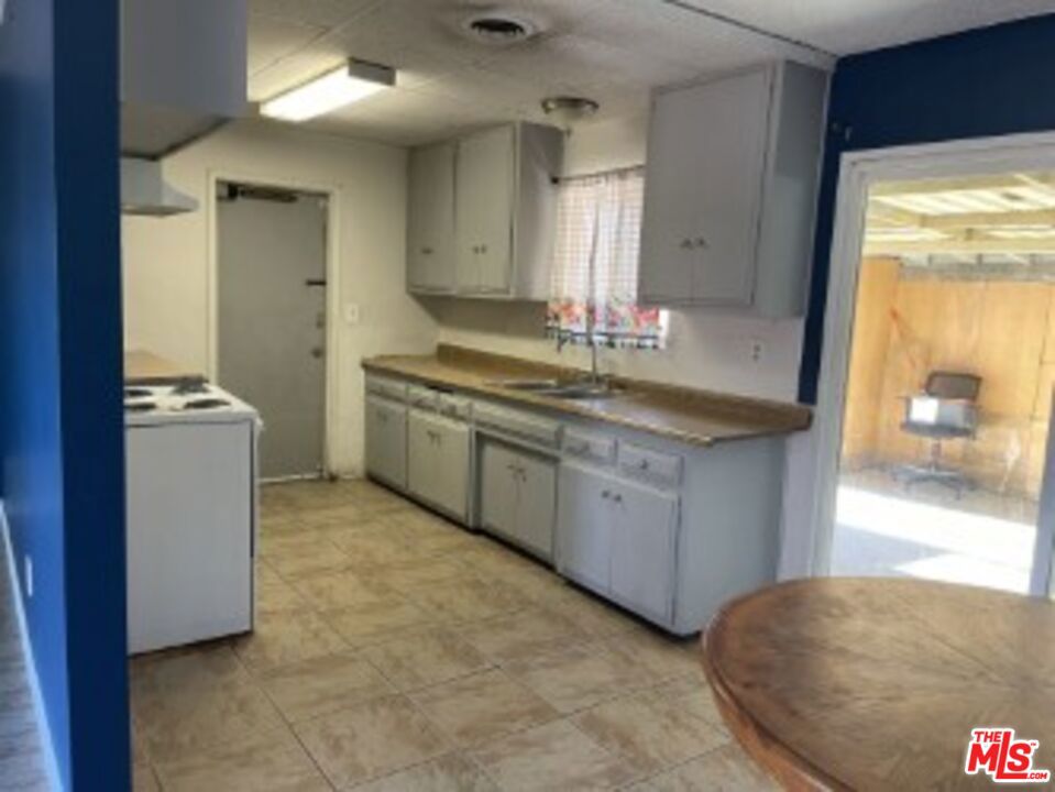 40676 Mayberry Avenue