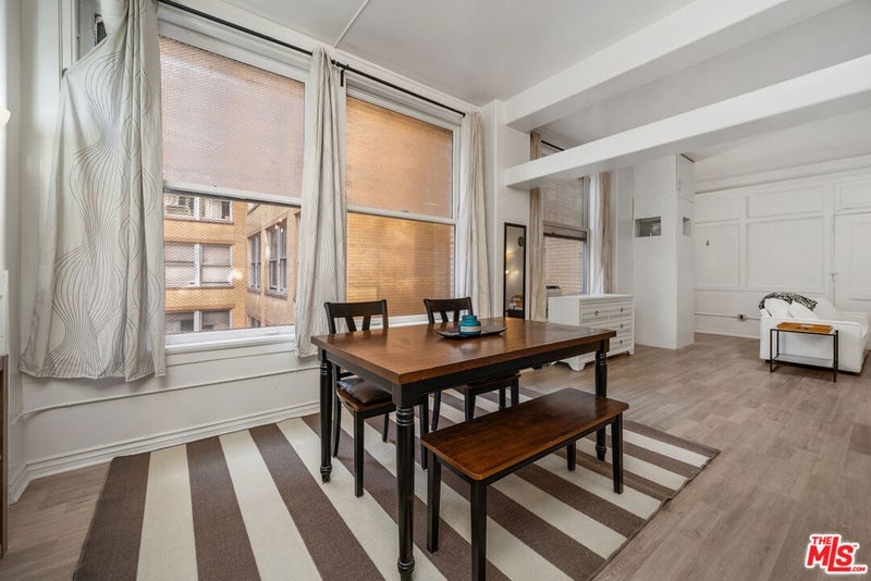 215 W 7th Street 803