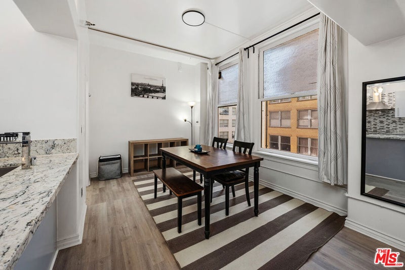 215 W 7th Street 803
