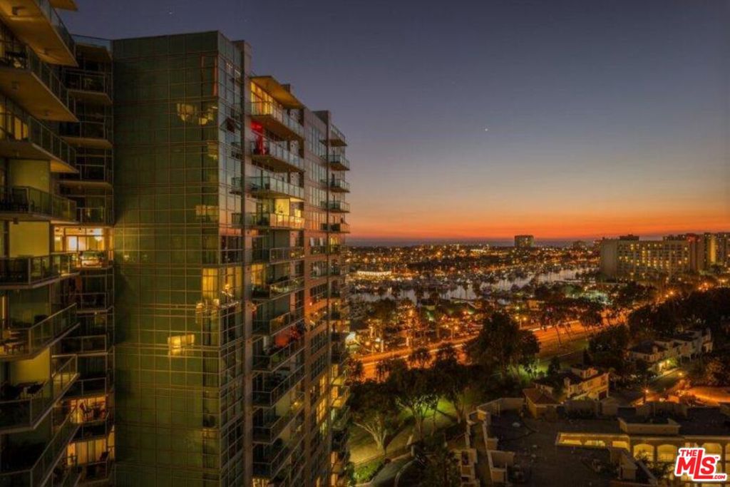 13700 Marina Pointe Drive 1514